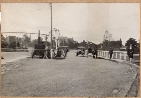 Hawthorn bridge - temporary bridge, c. 1930