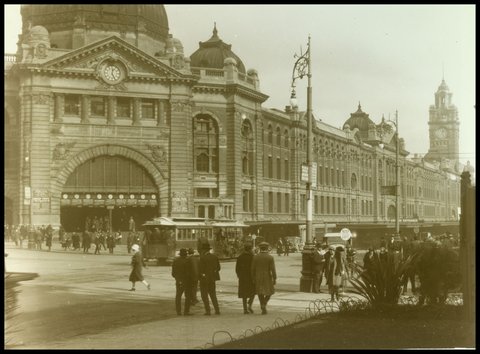 Flinders Street Station, Melbourne, 1880–1938