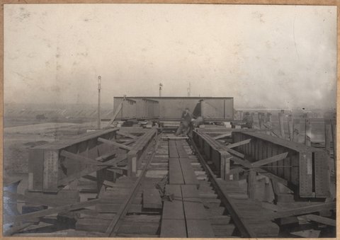 South Kensington to West Footscray, Bridge over Maribyrnong River : 175 ft. truss span Maribyrnong River bridge, 1928