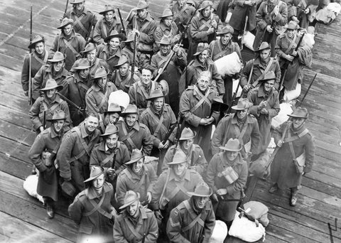 Men of the 2nd contingent of the 2nd A.I.F. embarking from Port Melbourne, from above, 1937–43