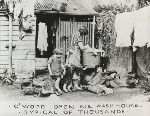 C'wood [i.e. Collingwood] open air wash-house, c. 1935