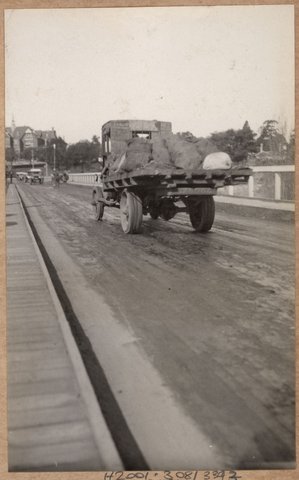 Hawthorn bridge - temporary bridge, c. 1930
