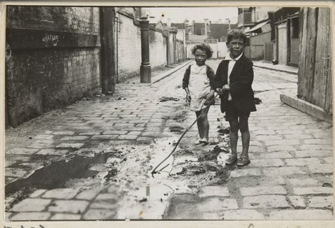 Carlton. Entrance to a slum pocket, c. 1930