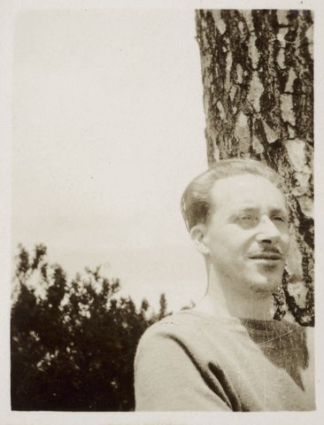 Albert Tucker in Fitzroy Gardens, Melb. 1942