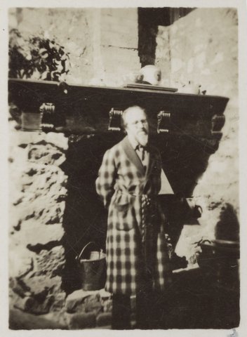 Jorgenson in studio at Eltham [Montsalvat], 1939–45
