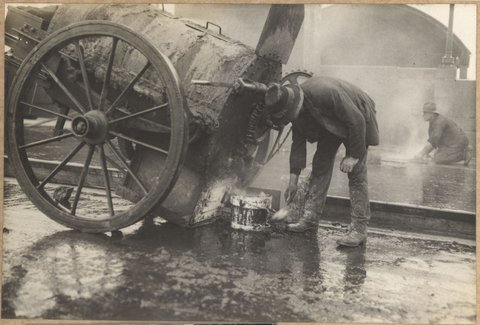 Spencer Street bridge. Neuchatel paving, 1930