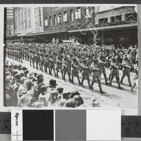 [Soldiers in parade down Bourke Street, Melbourne, 1939–45