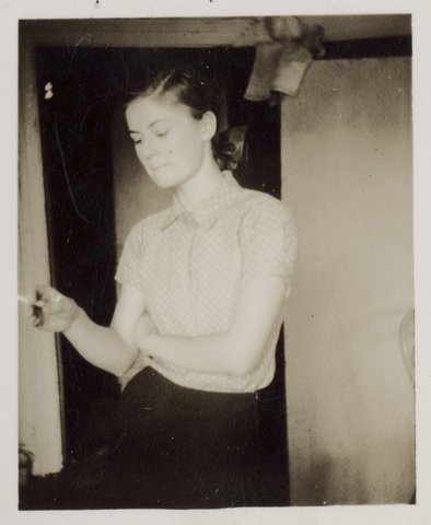 Yvonne Lennie 1942 Little Collins St, 1939–45