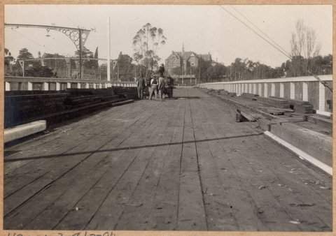Hawthorn bridge - temporary bridge, c. 1930