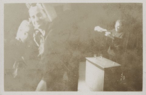 Roy Opie, Melbourne New Theater 1940 "I'd rather be left"