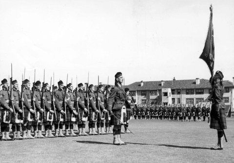 Kilted soldiers, Melbourne, 1936–38