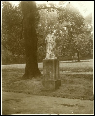 Sculpture in the Fitzroy Gardens, East Melbourne, 1880–1938