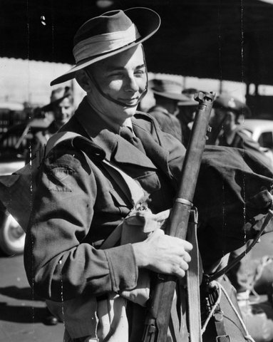 National Service Trainees at Spencer Street Station on their way to Flinders and Puckapunyal, 1950–54