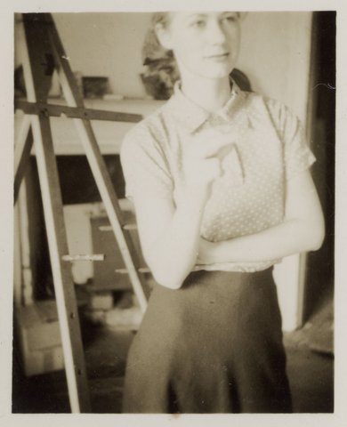 Yvonne Lennie 1942 Little Collins St, 1939–45