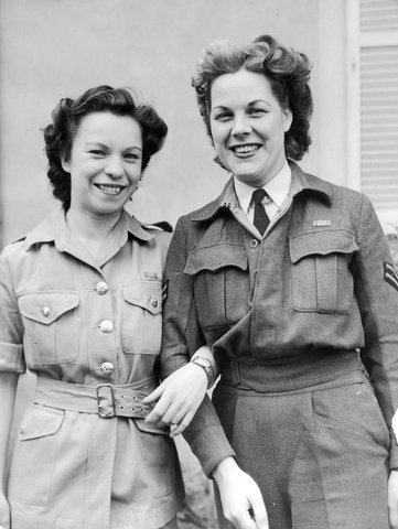 Two British W.A.A.Fs who arrived in Melb. [i.e. Melbourne] attached to Staff of Air Vice-Marshall R. Graham, c. 1945