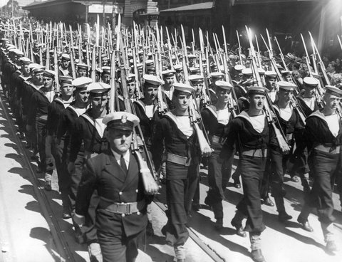 Australian navy march up Swanston Street, 1940–45