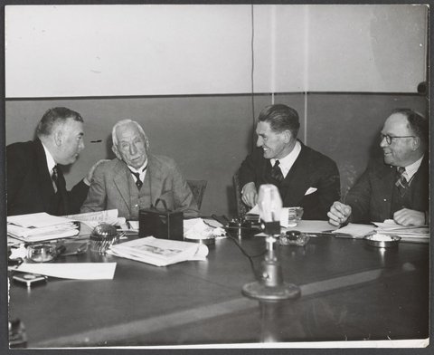 Federal cabinet emergency meeting in Melbourne with four men, 1939