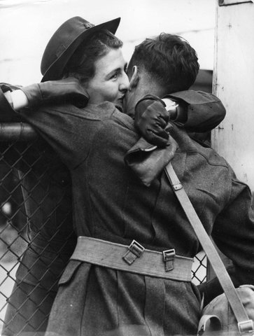Driver Sybil O'Hehir, AWAS, when she saw her brother Pte. John O'Hehir step off the train at Spencer Street Station, c. 1945