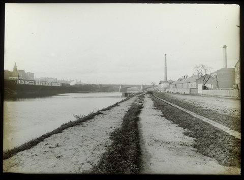 River Yarra & Princes Bridge, looking East, 1875–1938