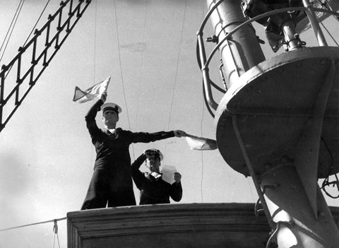Sequence of events with the Port Phillip Examination Service as they check ships coming into Port Phillip Bay, c. 1940