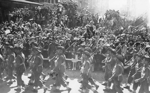 Military procession in Melbourne, Bourke Street and towards Elizabeth Street, 1943