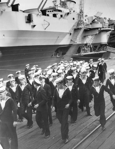 Visit of British aircraft carrier H.M.S. Implacable to Melbourne, 1946