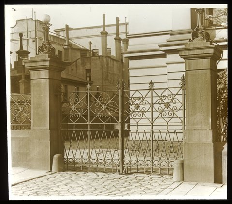 Gate entrance to the Mint, William St. Melb, 1875–1938
