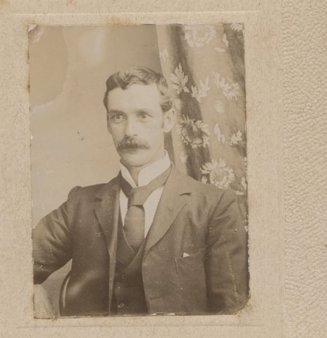 Studio portrait of a man, Collingwood, Victoria, 1858–1900