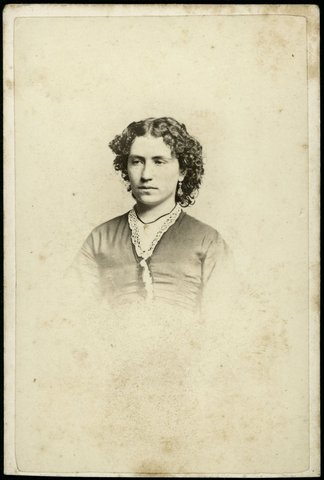 Portrait photographs by David Wood of Melbourne and Emerald Hill, Vic, 1866–1907