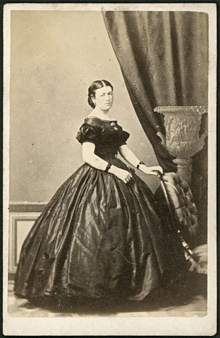Portrait photographs by Alexander Fox & Co., Victorian Academy of Photographic Art, Melbourne, Vic, 1865–67