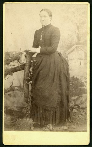 Portrait photographs by the Davis Brothers of Fitzroy and Horsham, Vic, 1875–89