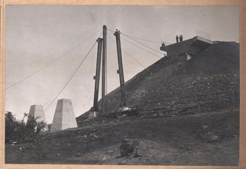 Albion to Broadmeadows - viaduct at Maribyrnong River - erection of steelwork, 1928