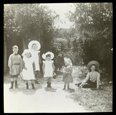 Children in front of bush house Ivanhoe Sorrento, c. 1909