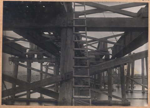 South Kensington to West Footscray, Bridge over Maribyrnong River : 175 ft. truss span, 1927