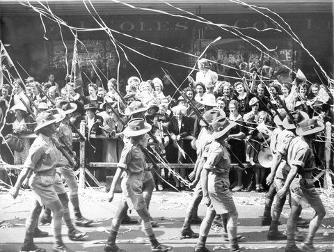 Military march in Melbourne, soldiers wearing tropical uniform, 1938–44