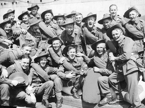 A.I.F. troops leaving from Port Melbourne for service overseas, 1941