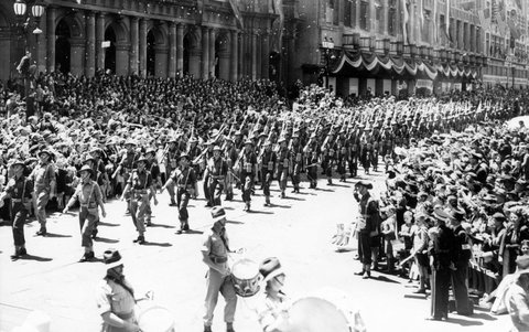 17th Brigade marching through Melbourne, 1940–46