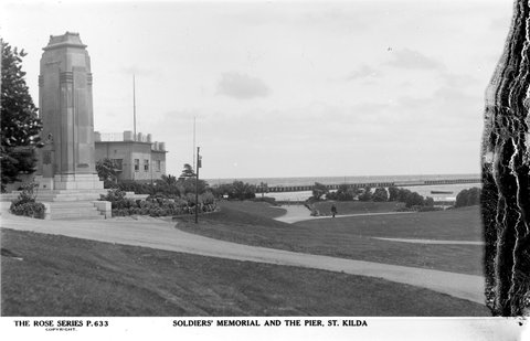 Soldiers' memorial and the pier, St. Kilda, 1920–54