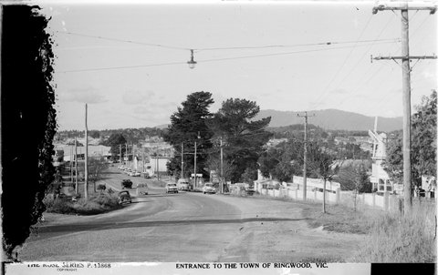 ENTRANCE TO THE TOWN OF RINGWOOD, VIC, 1920–54
