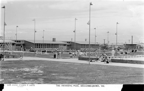 THE SWIMMING POOL, BROADMEADOWS, VIC, 1920–54