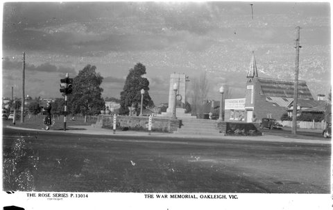THE WAR MEMORIAL, OAKLEIGH, VIC, 1920–54