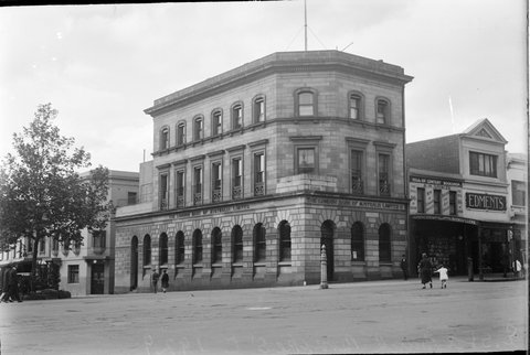 London Bank of Australia and Hill of Content Bookshop, Bourke Street, 1929