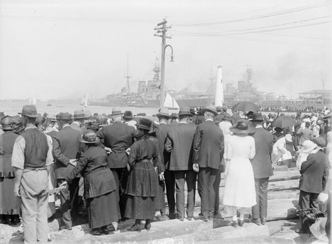 CROWD AT P MELB [i.e. Port Melbourne], 1900–54