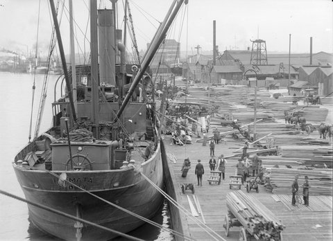 Timber wharf at Melbourne, 1900–54