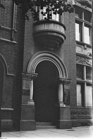 Astor House, 108 Collins Street, 1911–35